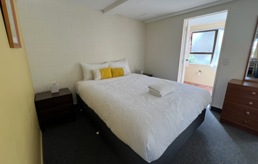 One-Bedroom Studio