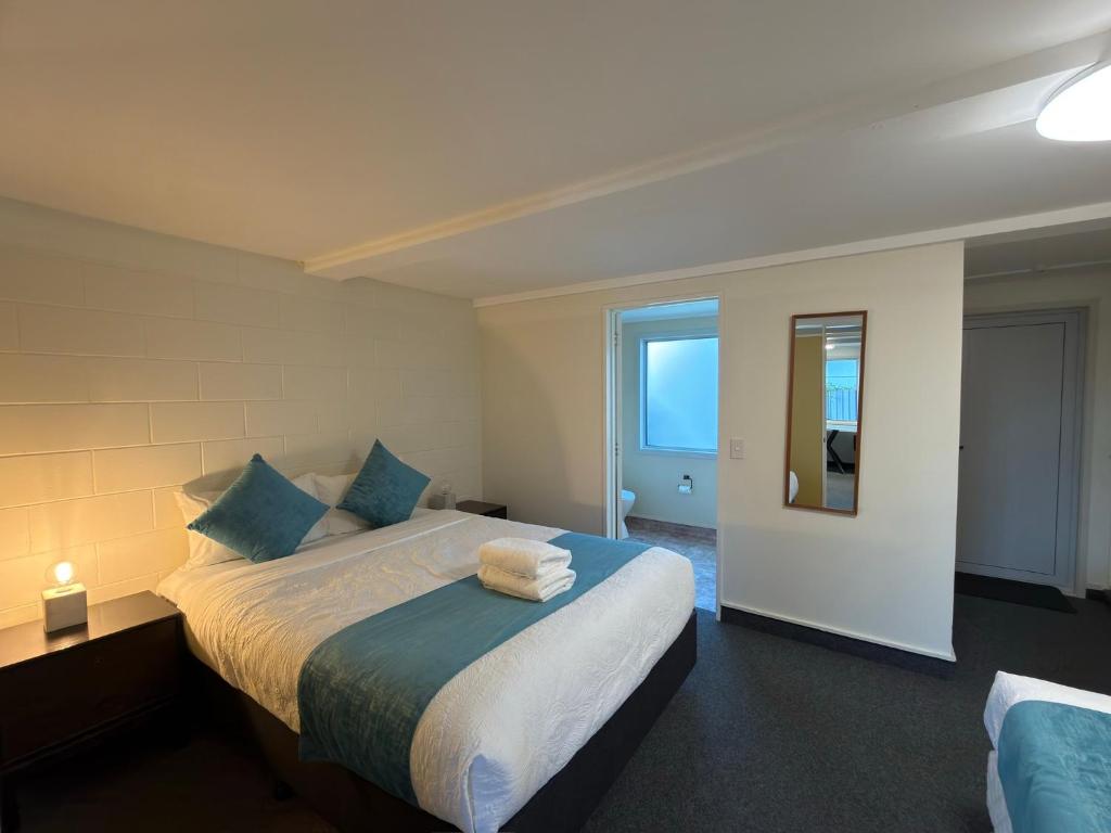 One-Bedroom Studio